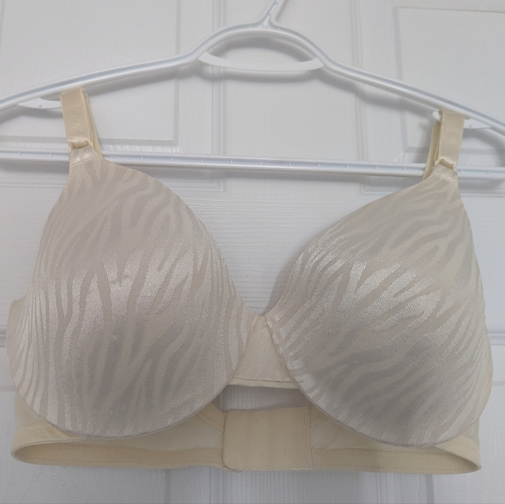 Warners 01594 Cream Bra, With Underwire Size 38C NEW